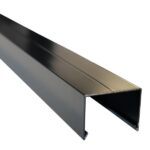 Aluminium afdekkap zwart RAL9005 met sponning (5,1 cm) 4,5x6,1x179,5 cm